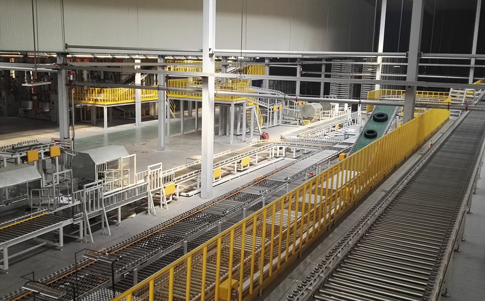 Semi-steel tire sorting and conveying system