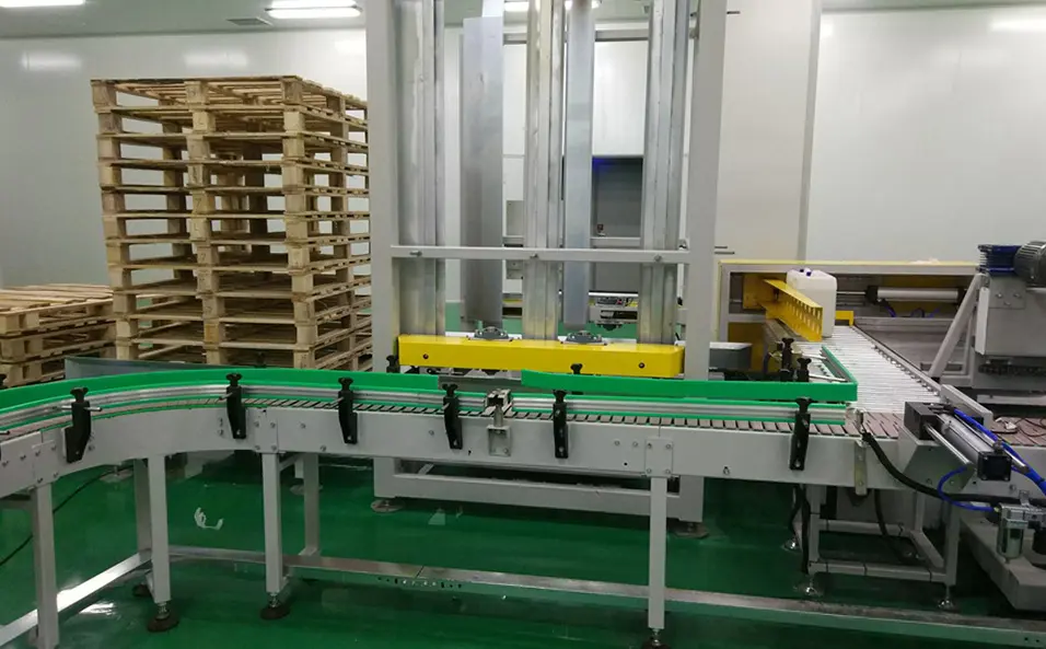 Conveyor system for pharmaceutical barrels