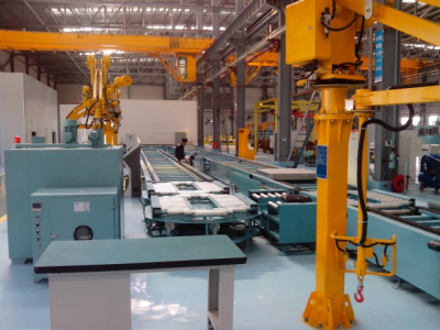 Specialized Robots Arm for Battery Inlet and Outlet Tanks