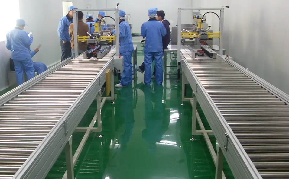 Finished box conveyor system